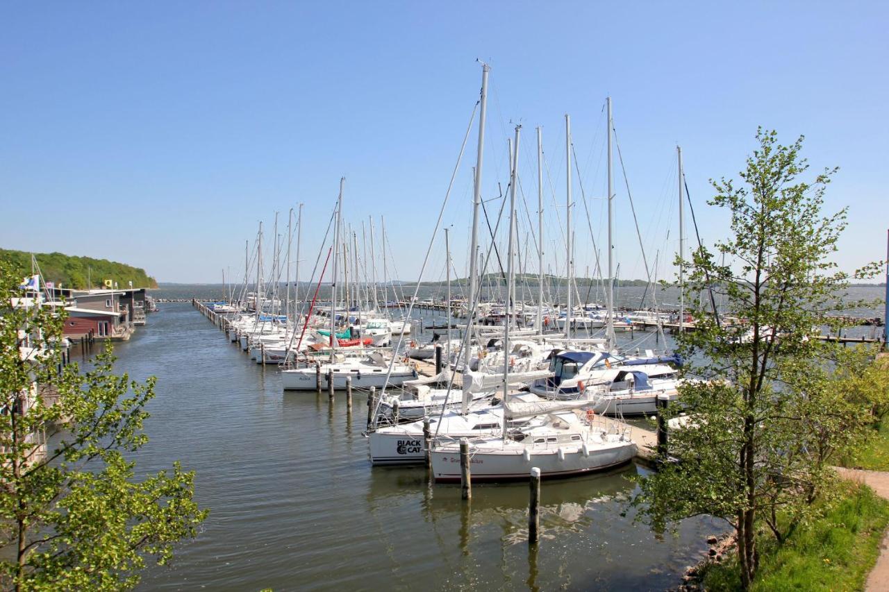 Hafennahe Penthousewohnung Mit Meerblick - Hafenresidenz Lauterbach Fewo 2-7 Buitenkant foto
