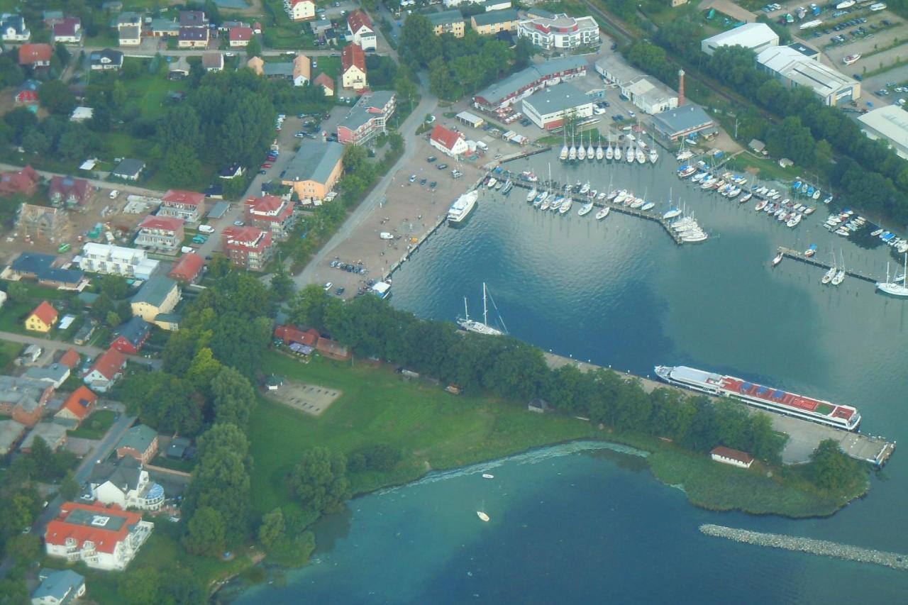 Hafennahe Penthousewohnung Mit Meerblick - Hafenresidenz Lauterbach Fewo 2-7 Buitenkant foto